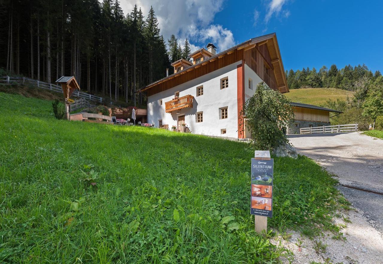 Silentium Dolomites Chalet Since 1600 Welsberg Exteriör bild
